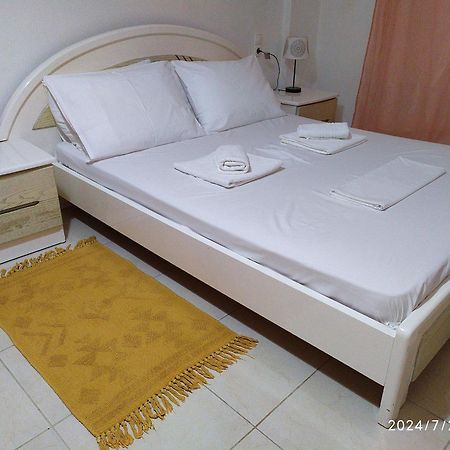 Georgia'S Family Apartment 이라클리온 외부 사진