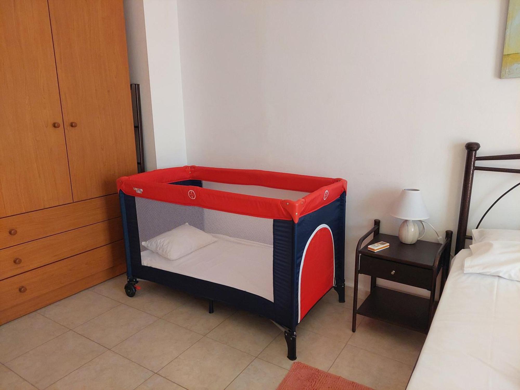 Georgia'S Family Apartment 이라클리온 외부 사진